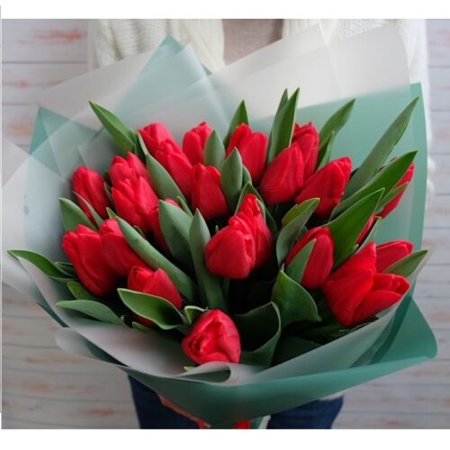 Букет красных тюльпанов - фото 1