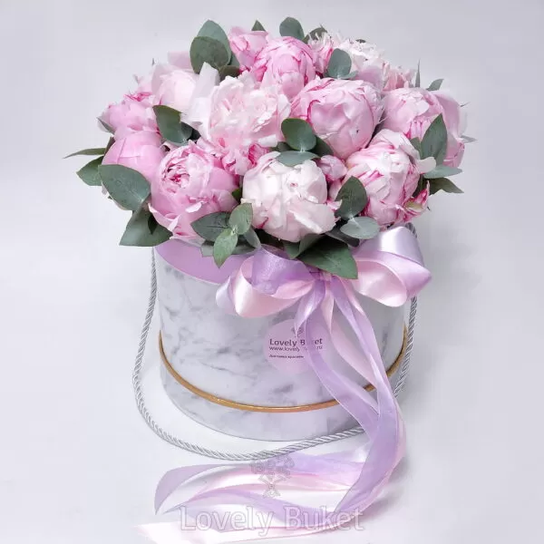 Букет из розовых пионов в коробке "Мрамор" - фото 1