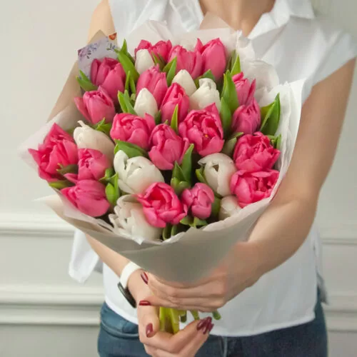 Весенний букет из тюльпанов "Для самых любимых" - фото 1