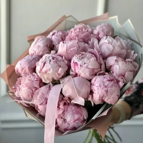 Букет свежих розовых пионов (Италия) - фото 1