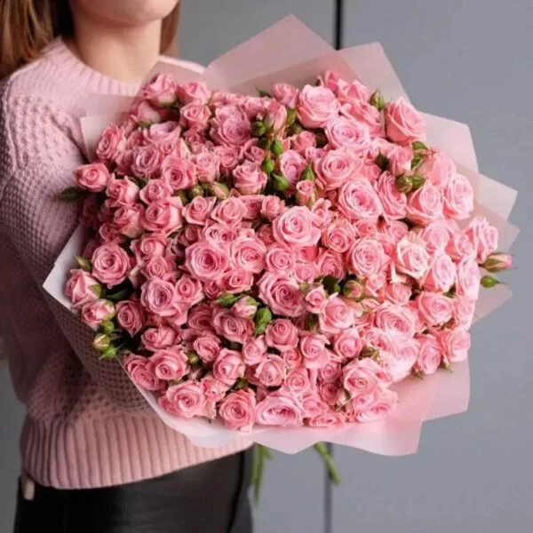 Букет нежно-розовых кустовых роз - фото 1